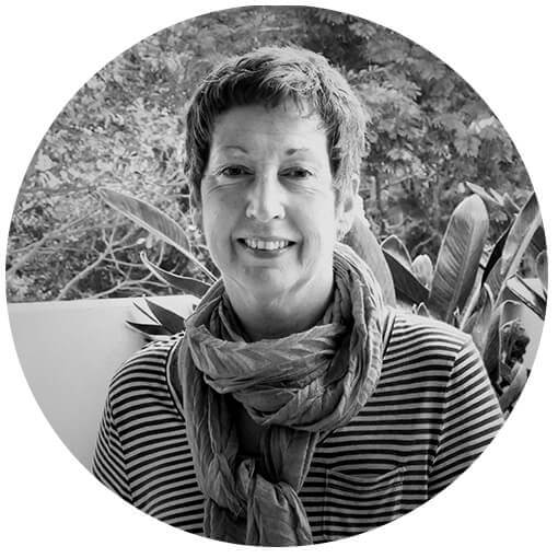 <b>Susan Neill</b>